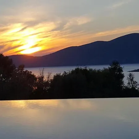 Del Mar 18 Guests - - Front * Évyiros