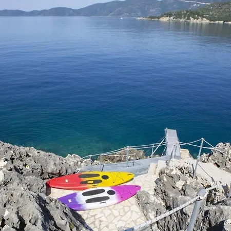 Del Mar 18 Guests - - Front Évyiros