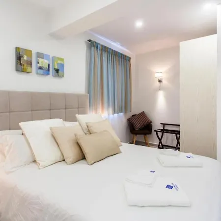 Del Mar 18 Guests - - Front * Évyiros