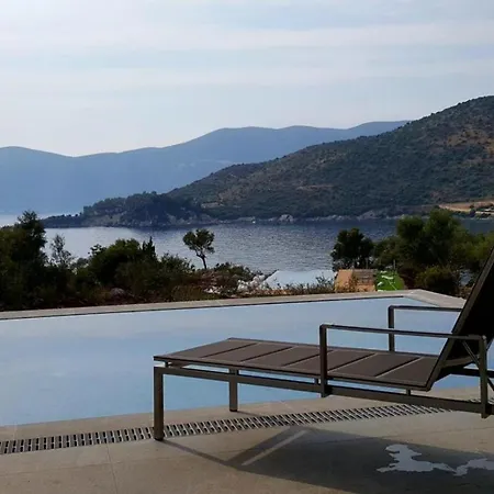 Del Mar 18 Guests - - Front *